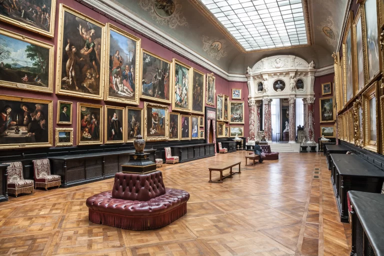 galerie-de-peintures-restaurée-MD-Sophie-Lloyd